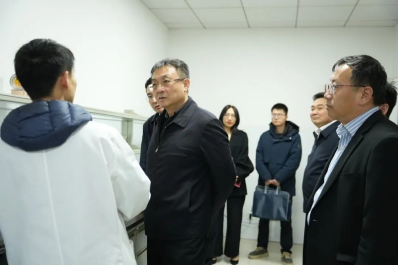 山東省供銷(xiāo)合作社聯(lián)合社黨組書(shū)記、理事會(huì)主任張傳忠一行蒞臨公司調(diào)研交流