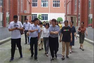 中國人民大學(xué)茶道哲學(xué)研究所湖南茶文化考察團(tuán)一行赴集團(tuán)白沙溪茶廠、益陽茶廠、君山茶業(yè)考察調(diào)研